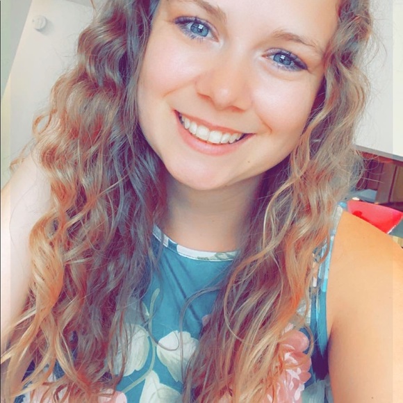 Meet your Posher, Sheilah - Picture 1 of 6